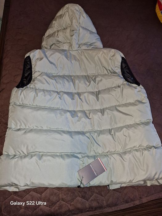 Vesta Tommy Hilfiger marine xxl 90-100 kg noua cu eticheta