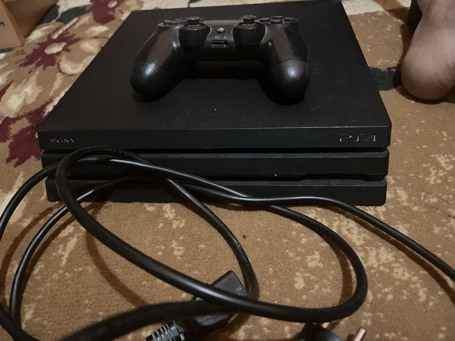 Продам PS4 pro 1tb