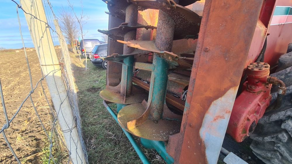 Remorca de împrăștiat gunoi Mig gunoi