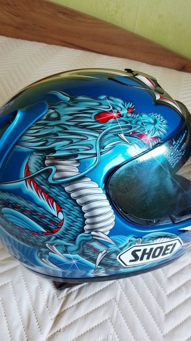 Продавам защитна детска каска