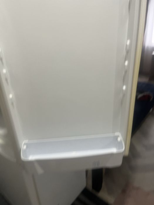 Продам холодильник Indesit