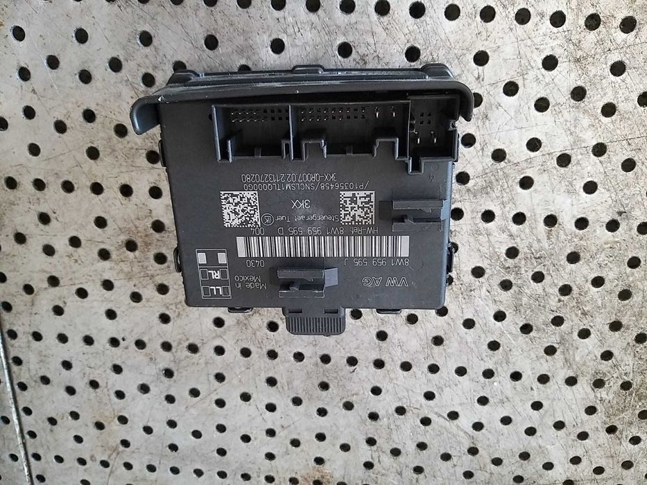 Modul calculator usa stanga spate audi q5 fy 8w1959595j 8w1959595d