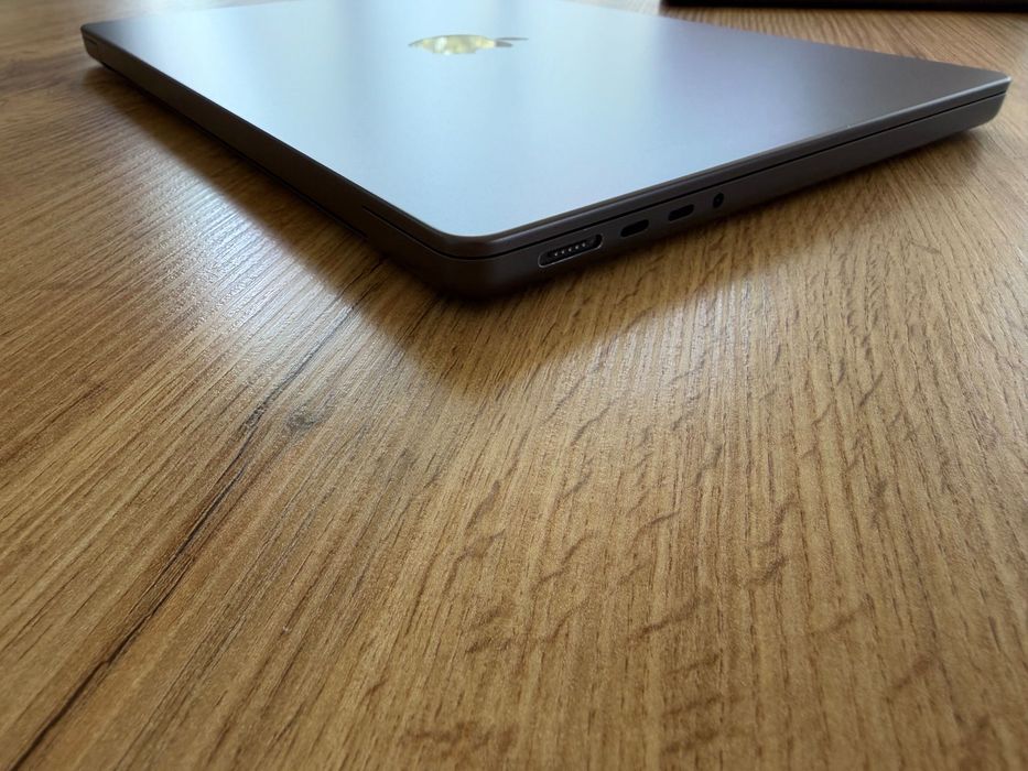 MacBook Pro 14" M4 10-CPU, 10-GPU, 16GB RAM, 512GB SSD