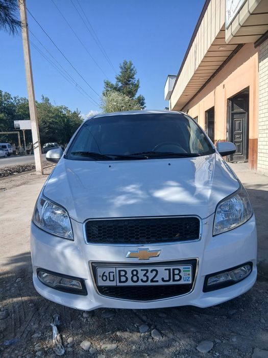 Нексия 3 сотилади