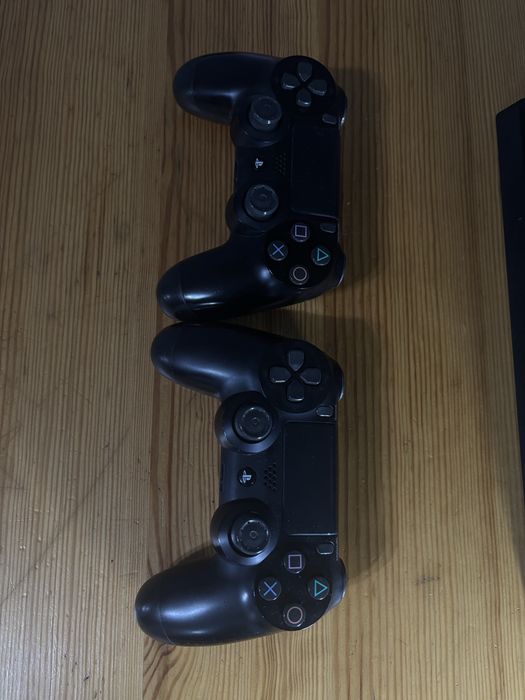 PS4 Pro 1TB + 2 джойстика + телевизор Samsung