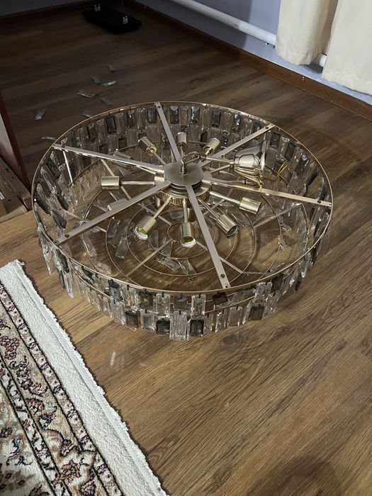 Продам люстру срочно