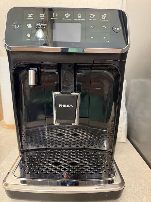 Автоматична кафемашина Philips EP4341 – отлично състояние