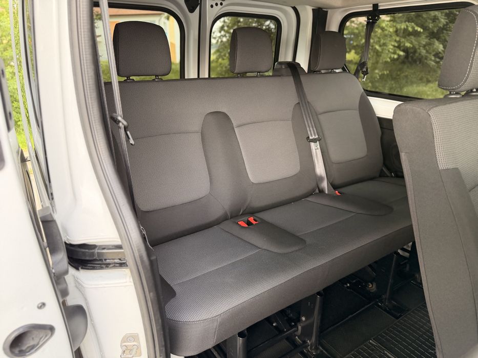 430Euro/Luna Renault Trafic 8+1 FaceLift 2022 150mii Km 2.0DCi Euro6 TVA Deductibil si Garantie 3 Ani Stare perfecta din  toate punctele de vedere