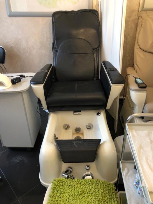 Продам очень дёшево педикюрное кресло