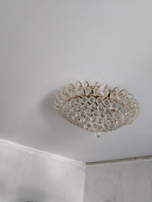 Продам люстру, рабочие.