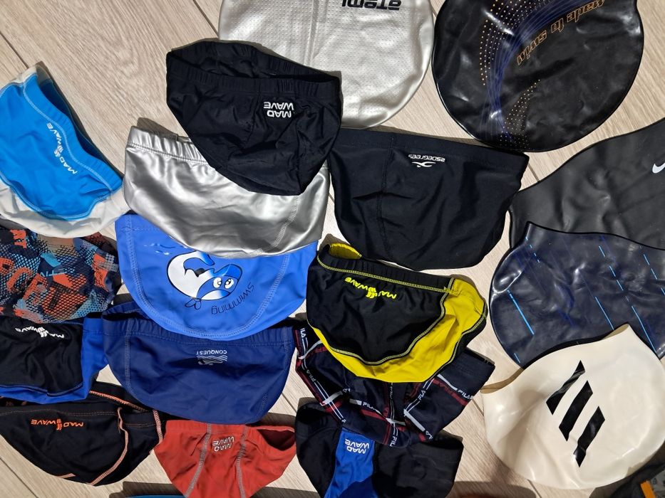 Шапочки для плавания, бассейна.