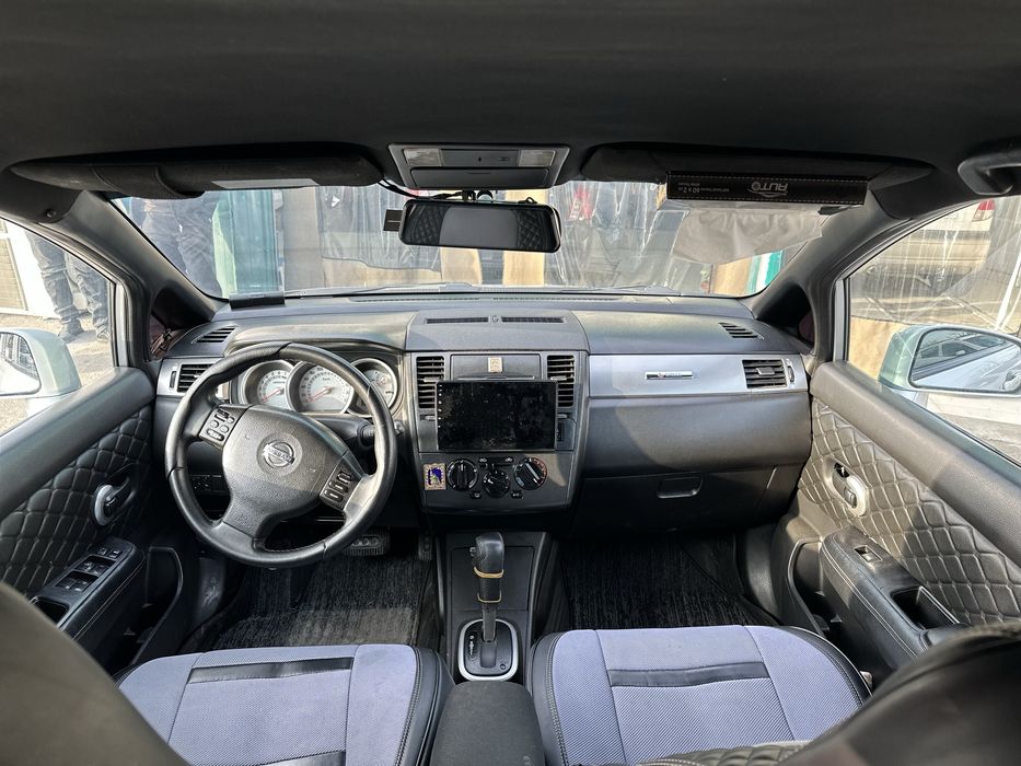 Nissan tiida avtomat