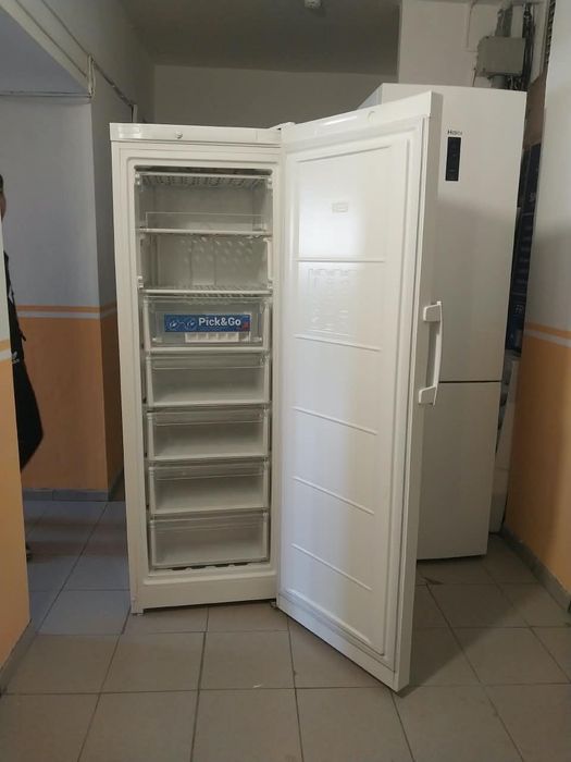 Морозильник  INDESIT в отличном состояние