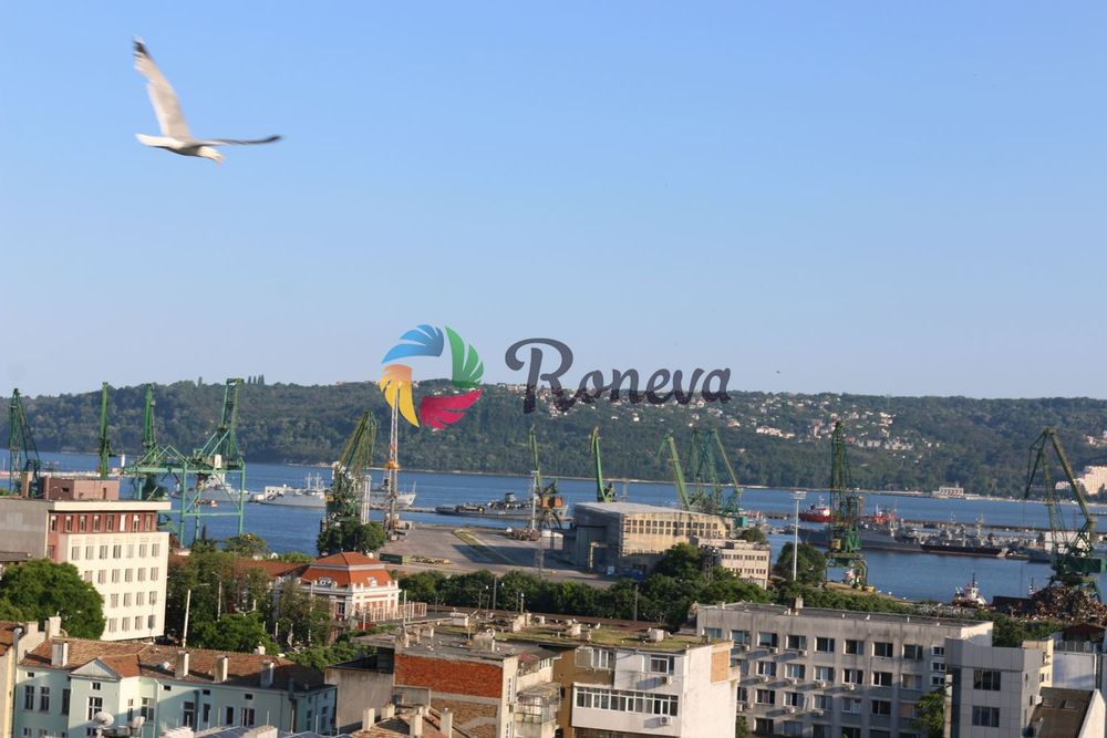 Дава се под наем Тристаен апартамент в Варна, Център - 125 кв.м за 1495.83 € - Снимка #12