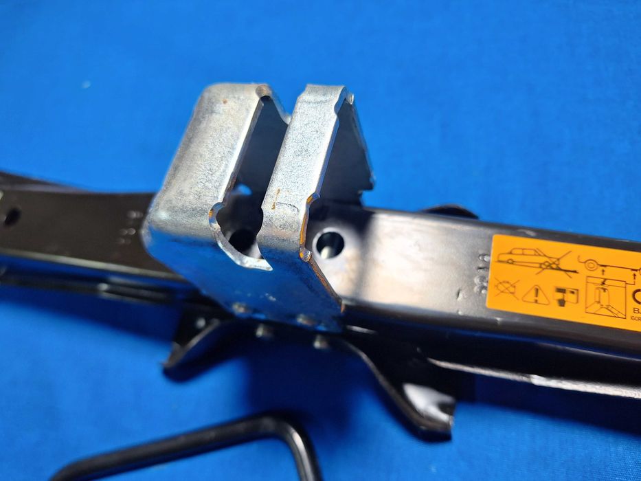 Cric AUTO OE Nissan JUKE X-TRAIL Quasquai Renault Kaptur Kaleos Duster