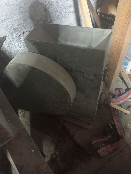 Продаю дробилки: щековую и валковый (СССР)