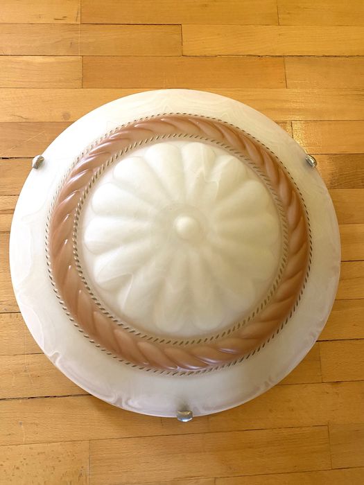 Aplica lustra corp de iluminat