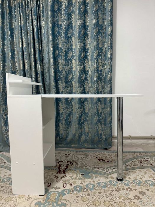 Продам стол для маникюра новый