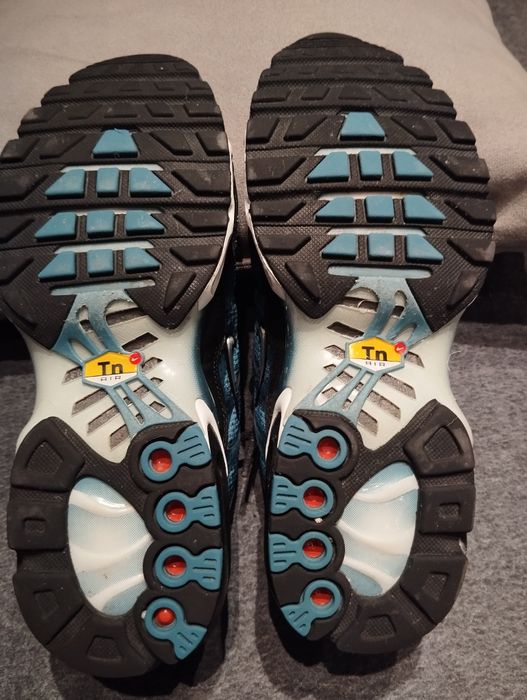 Nike snikrsi air max plus 36