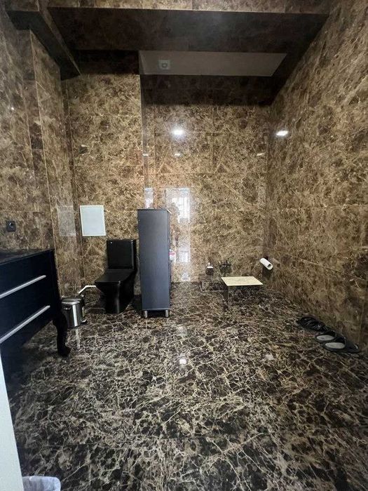 1220м2 здание в Яккасарайском районе. Престижный район