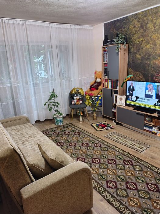 Vând apartament2camereMihai Bravu Bravu