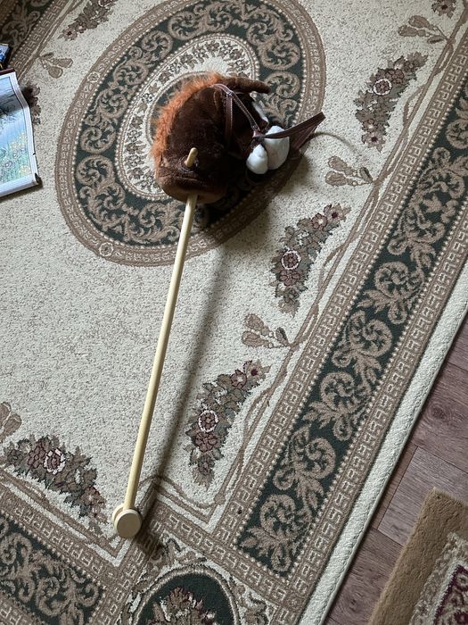 Продам игрушку лошадку цена 5000т торг есть