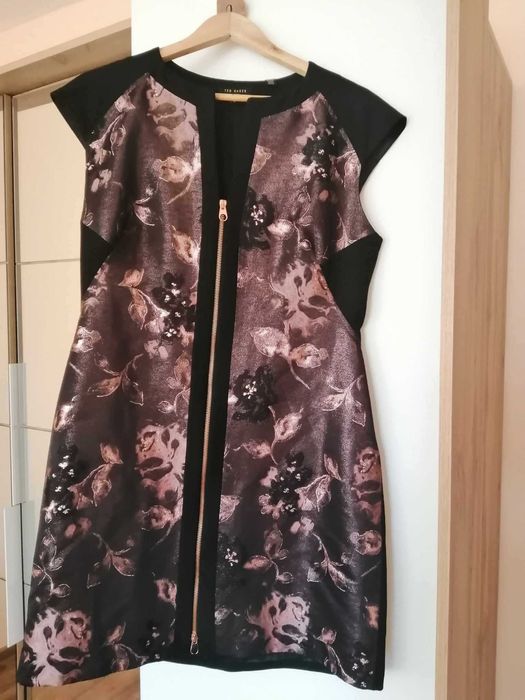 рокля размер М-L Ted Baker