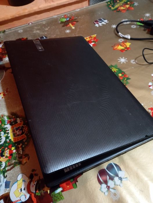 Vând laptop Packard Bell mai multe detalii în privat