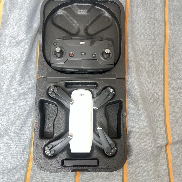 Продам дрон Dji spark