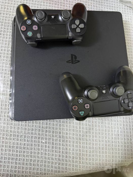 Playstation 4Slim