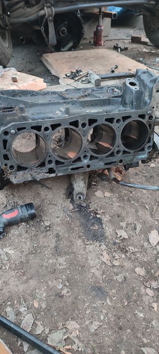 Запчасти Мерседес 190