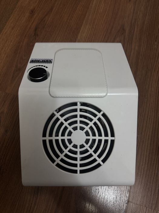 Продам вытяжку для маникюра