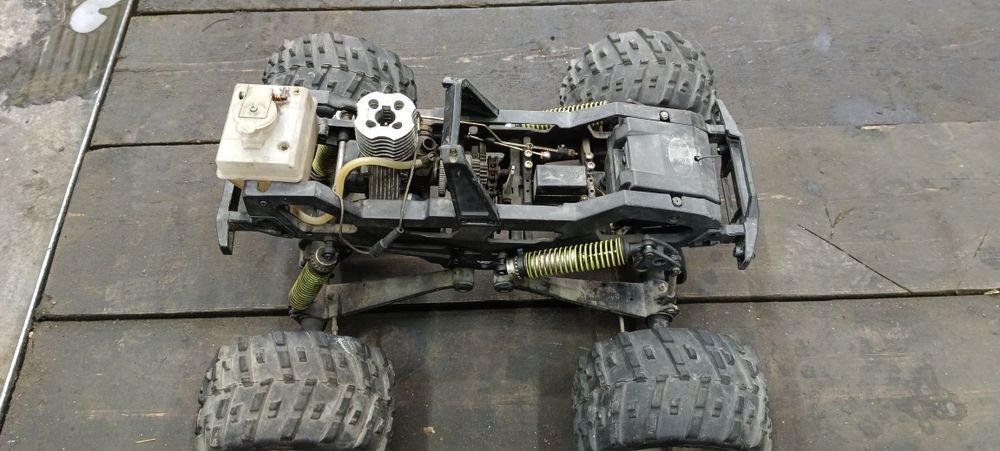 Бензиновая игрушка джип полноприводный