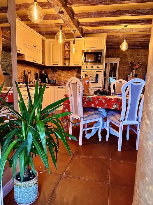 Vand casa deosebita,finalizata 95la suta .