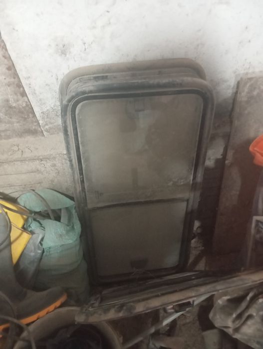 Окна на УАЗ таблетку