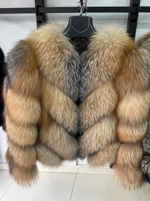 Haine de blana din vulpe polara, palton alpaca la