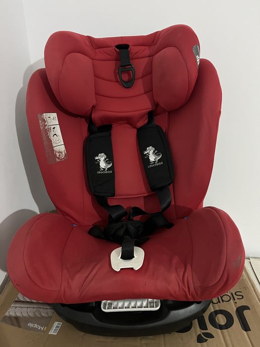 Scaun auto cu isofix