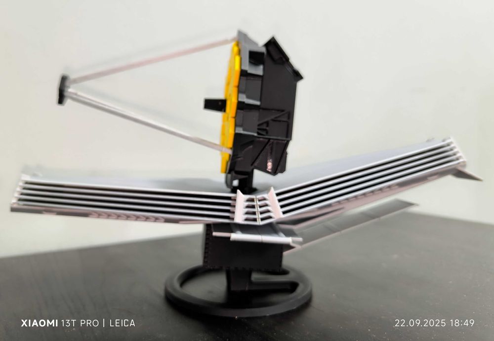 Модель телескоп James Webb