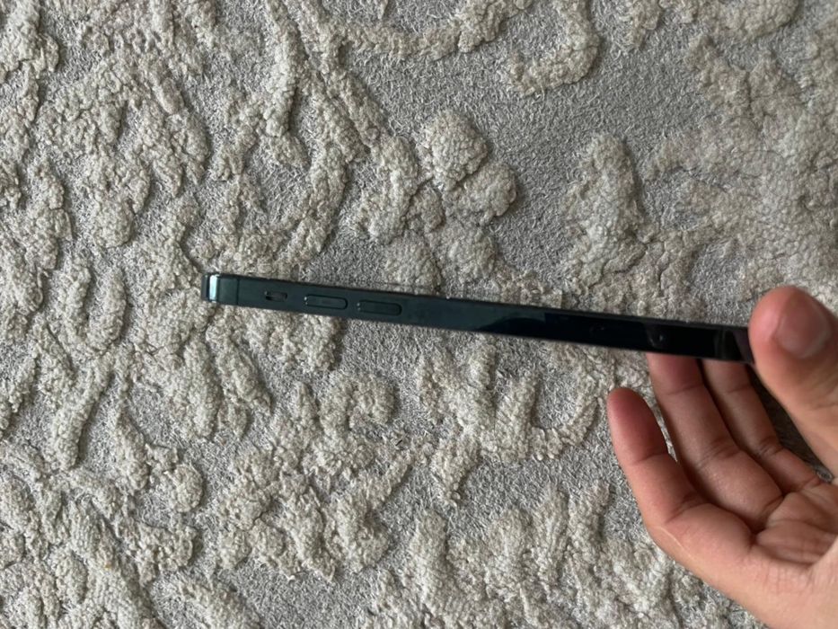 iPhone 12 про тёмно-синий
