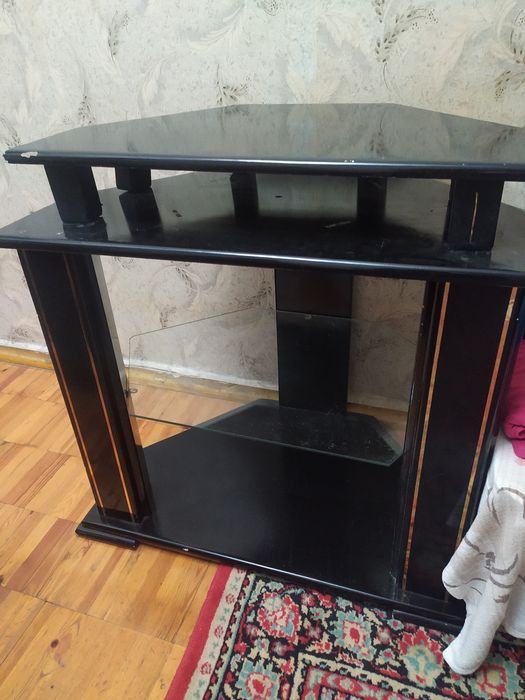 Подставка  для  телевизоров.