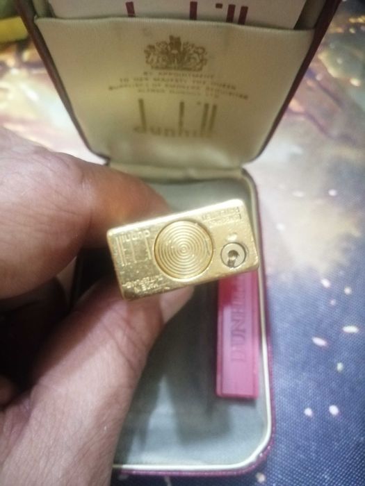 Bricheta Dunhill deosebită