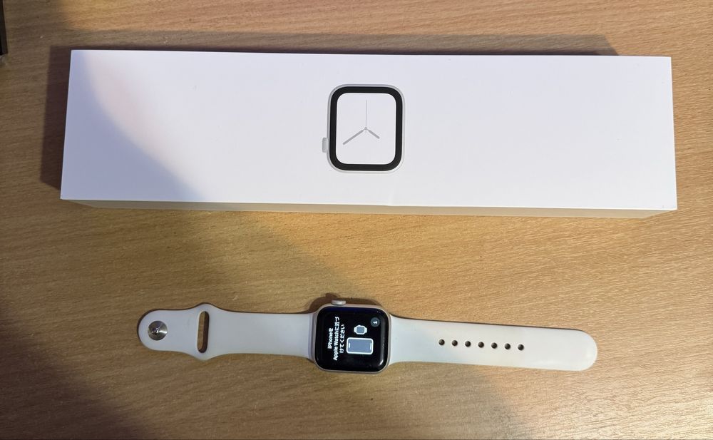 Продам Apple Watch Series 4