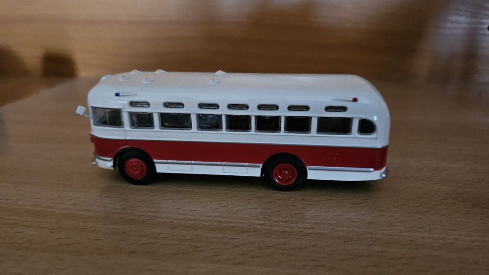 Ретро метални рейсчета