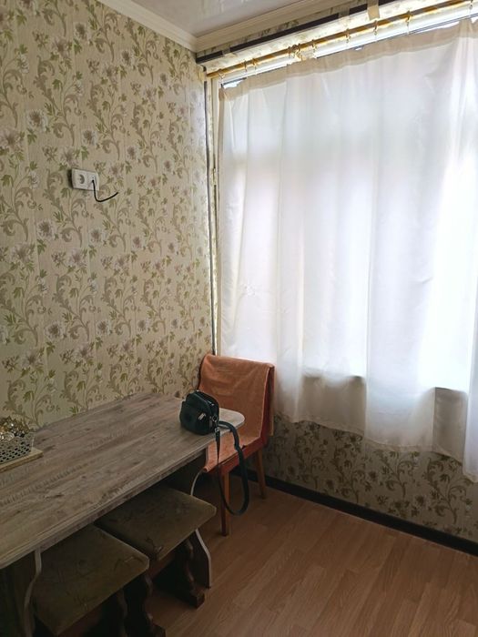 1 комнатная с обстановкой во 2 микрорайоне