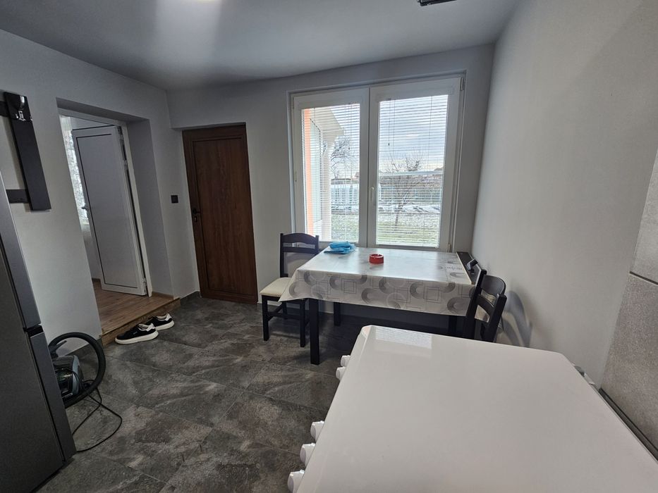 Давам под наем къща Костинброд