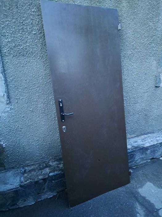 Двери металлические