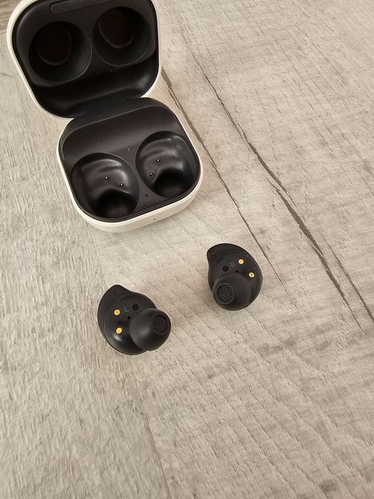 Безжични слушалки Samsung - Galaxy Buds FE, сиви, пълен комплект с кутия