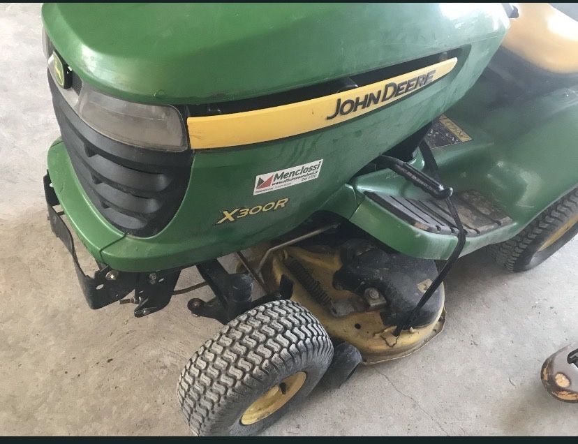 Tractoras Gazon John Deere
