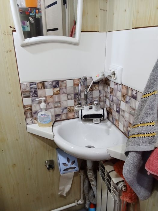 Продам 2 -х квартиру  в  4кв доме