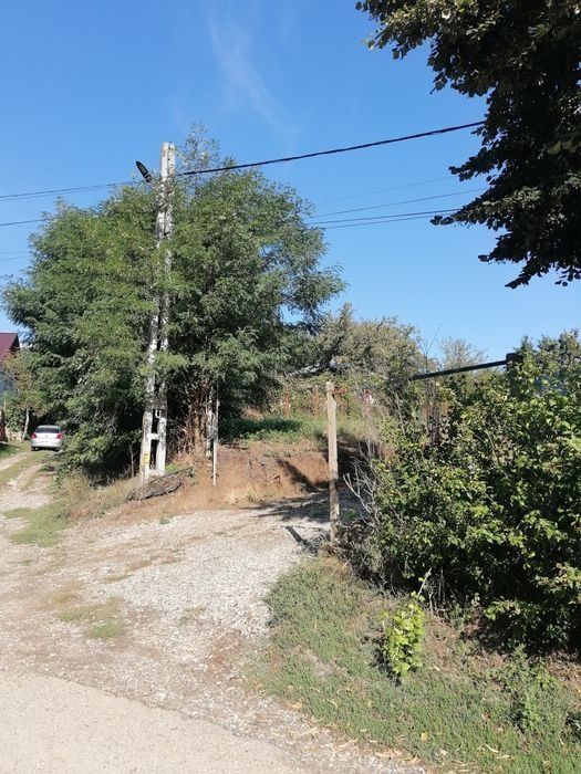 De vânzare lot casa de 664 mp în Hemeiusi